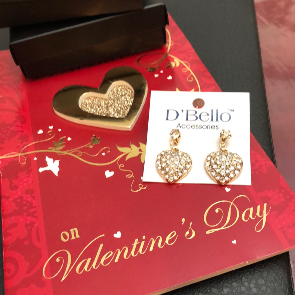 Beautiful Heart Pierced Earrings With Crystals 16$